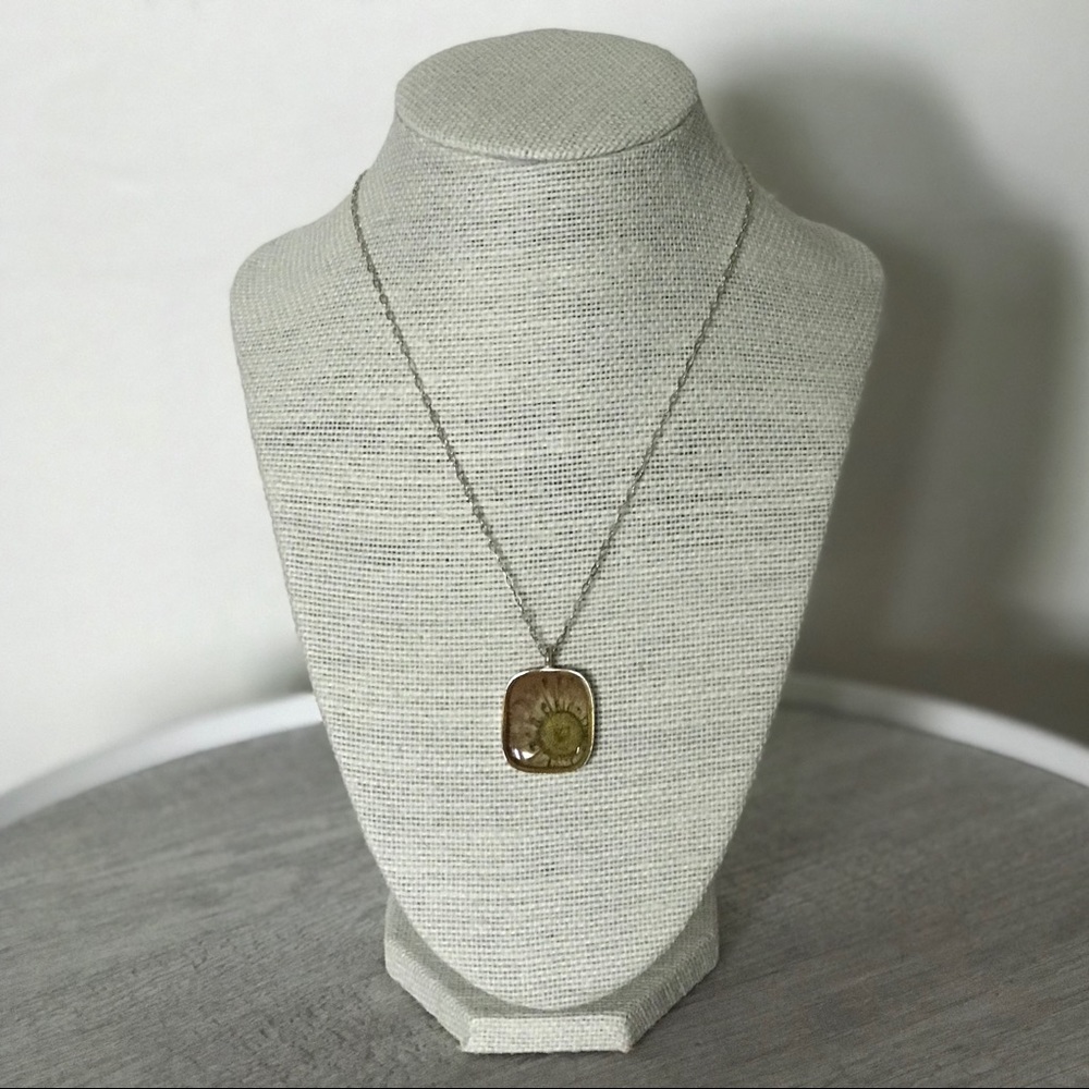 ⬇️ PRICE DROP! Amber Flower Necklace